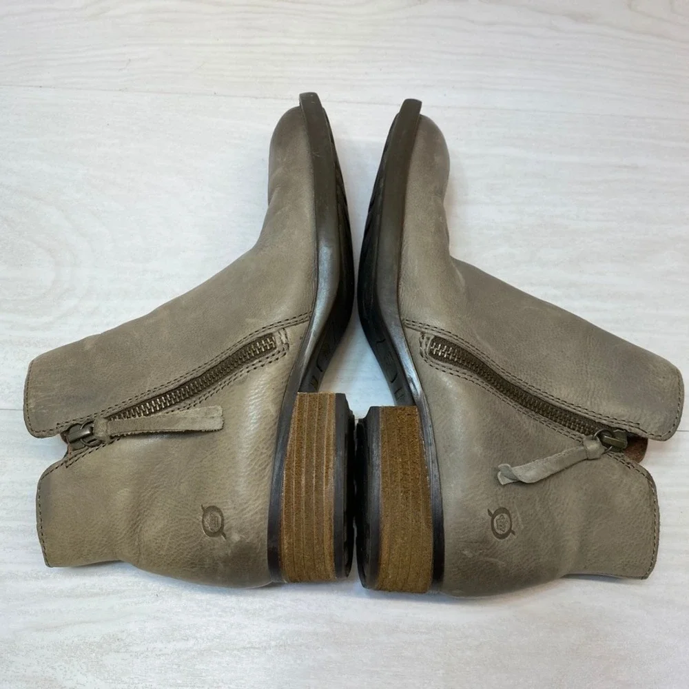 Born Womens 7.5M Ankle Boots Kerri Taupe Leather Side Zip Low Block Heel Casual
